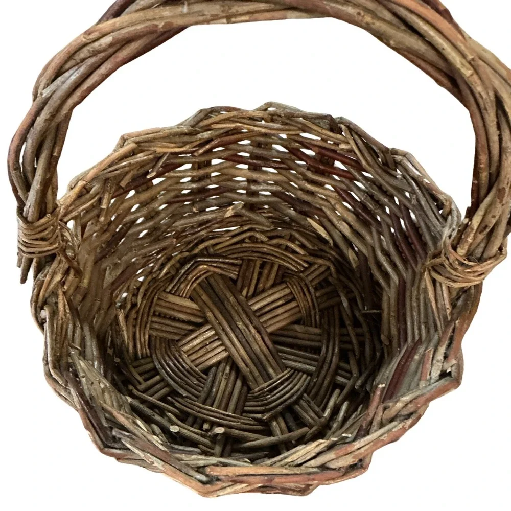 Vintage Rustic Handwoven Willow Branch Basket Farmhouse Cottagecore 10.5x8x8